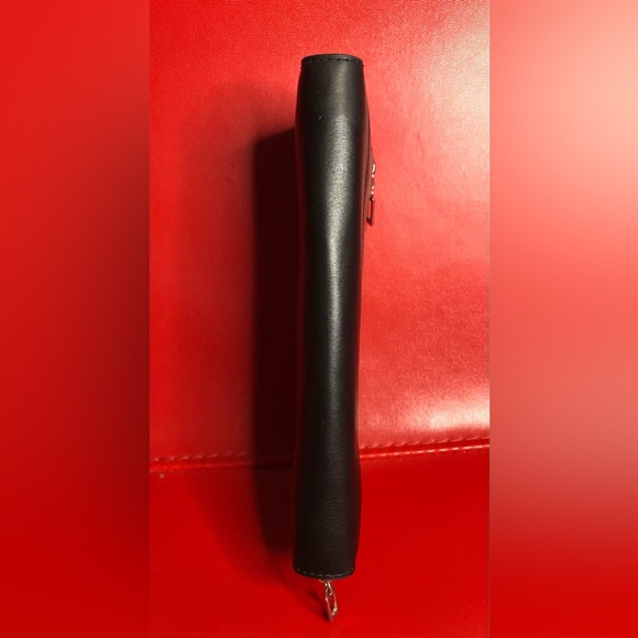 Guess Zip Around Accordion Wallet Black 8 x 4 x 1 - Picture 4 of 11